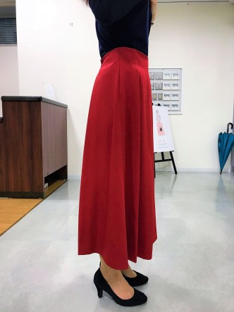 赤スカート2