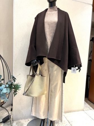 トレンドのコートスタイルです♡Ｂ７ドレープコート＆ＲＥＳＰＥＣハイネックニット＆ＫＯＫＩＡコーデュロイセミワイドパンツ＆Le MARAISデニムスカート(スカートはリクエストより)