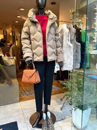 ダウンコートとダウンピーコートをコーディネートでご紹介♪Flora Fonteダウンコート＆NOUQUEダウンピーコート＆ALDRIDGEニット＆ＬＯＵＲＤＥＳパンツ