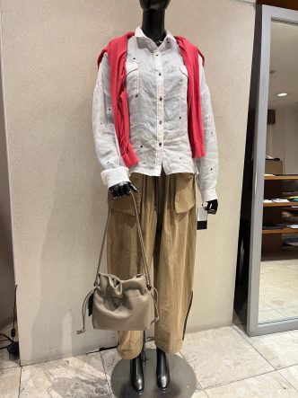 刺繍シャツのコーディネート♪maturita刺繍シャツ＆バレルレッグカーゴパンツ＆Le MARAISコットンリネンスカート