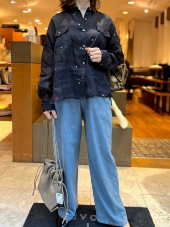 maturita刺繍シャツ＆LOURDESセミワイドデニム＆NOUQUEスカート