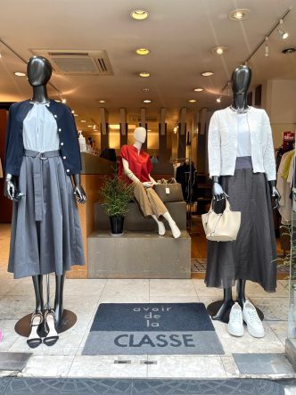 ALDRIDGEニット＆NOUQUEスカート＆LeMARAISシンプルTシャツ