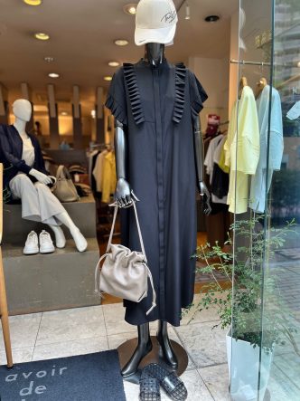 maturitaブラックワンピース＆RESPECキャップ＆LeHavrekobeサンダル＆TAKAGIMINレザーバッグ