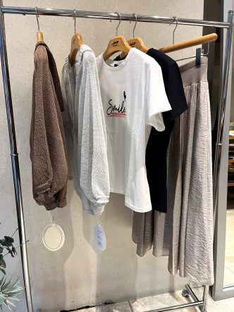 フードカーディガンに合わせたコーディネート♡ALDRIDGEフードカーディガン＆NOUQUEスマイルTシャツ＆KOKIAスカート