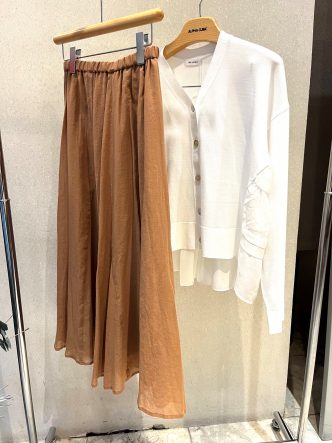 B7コットンスカート＆lilly linque異素材使いカーディガン