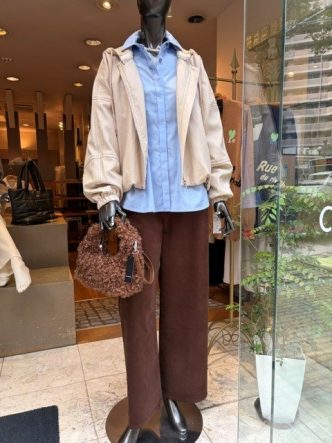 エコレザージャケット＆ブラウスコーディネート♡　NOUQUEエコレザージャケット＆Mylankaブルーシャツブラウス＆LOURDESブラウンワイドパンツ