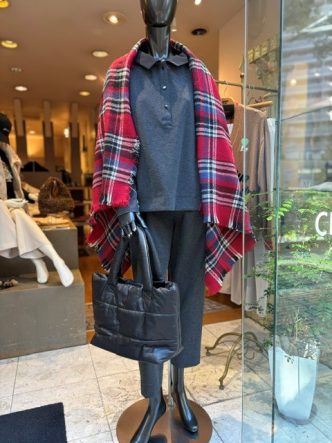 NOUQUEカットソーシリーズです🎶襟付きトップス＆テーパードパンツ＆ジレ２型＆RESPECチェック柄ストール